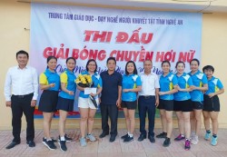 TRUNG TÂM GD-DN NGƯỜI KHUYẾT TẬT TỔ CHỨC GIẢI BÓNG CHUYỀN CHÀO MỪNG NGÀY PNVN 20/10